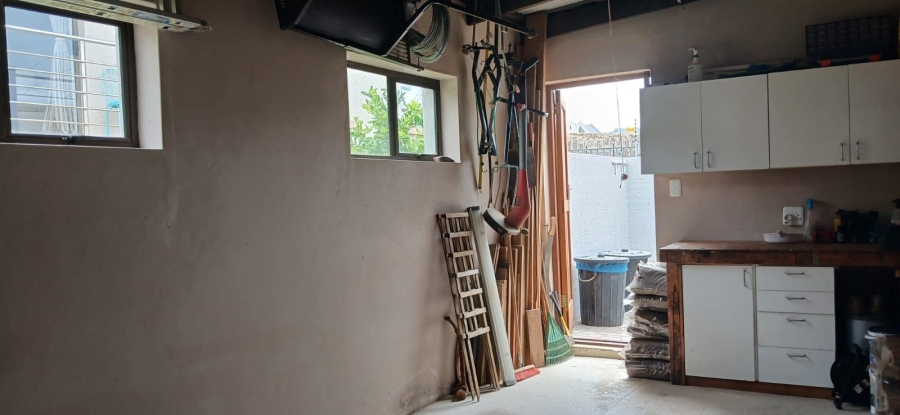 4 Bedroom Property for Sale in Seemeeu Park Western Cape